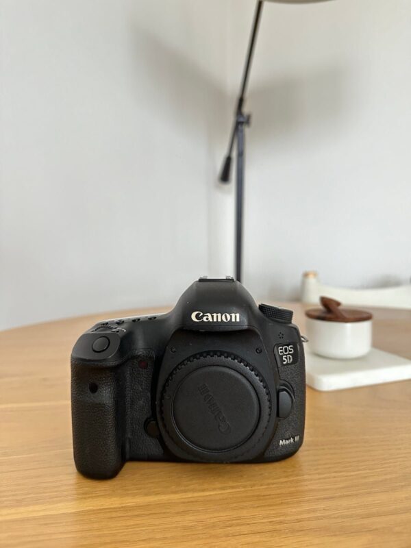 Canon EOS 5d mark iii digital cameras *With Sample Pictures*