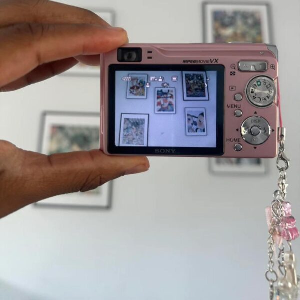 Pre-Owend Rare pink Sony Cyber-Shot DSC-W80 with 7.2 Megapixels - Image 4