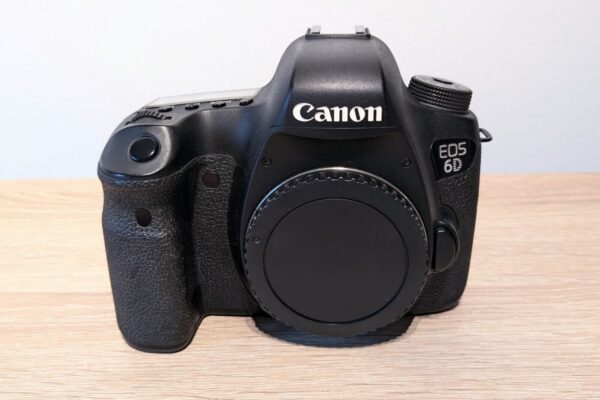 Canon EOS 6D 20.2MP Digital Camera Body Only - Boxed with Accessories - Image 2