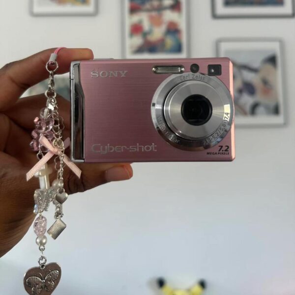 Pre-Owend Rare pink Sony Cyber-Shot DSC-W80 with 7.2 Megapixels